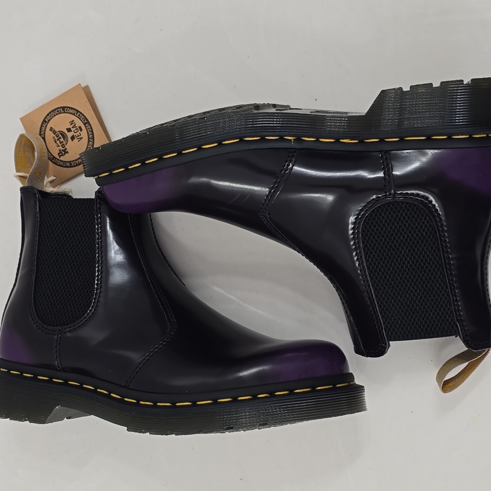 NWT Dr Martens Vegan 2976 Chelsea Boots - Picture 5 of 14